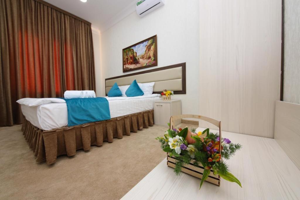 Hotel Globus Tashkent Exterior foto